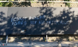 Boykot listesindeki ürünlerin reklamına protesto: Boykot reklam asma! Hep biz yırtıyoruz